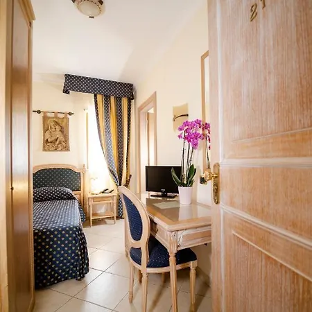 Hotel Romana 4*
