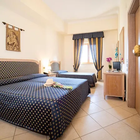 Hotel Romana 4*