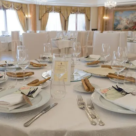 Romana Hotel 4*